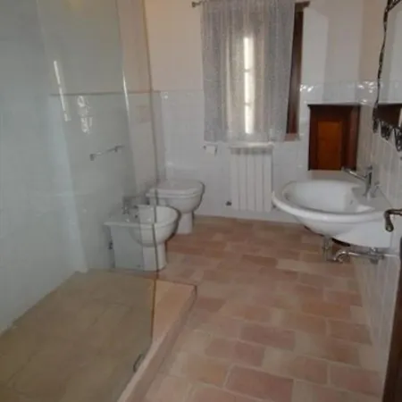 Villa Gualdo Sleeps 8 Pool Wifi Gualdo di Macerata