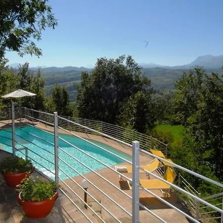 Gualdo Sleeps 8 Pool Wifi